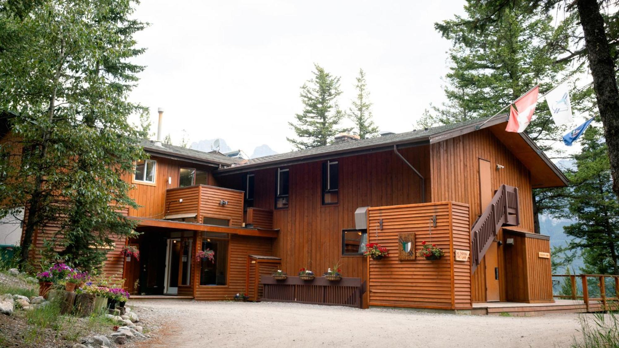 Canmore Alpine Hostel - Alpine Club Of Canada Exteriör bild